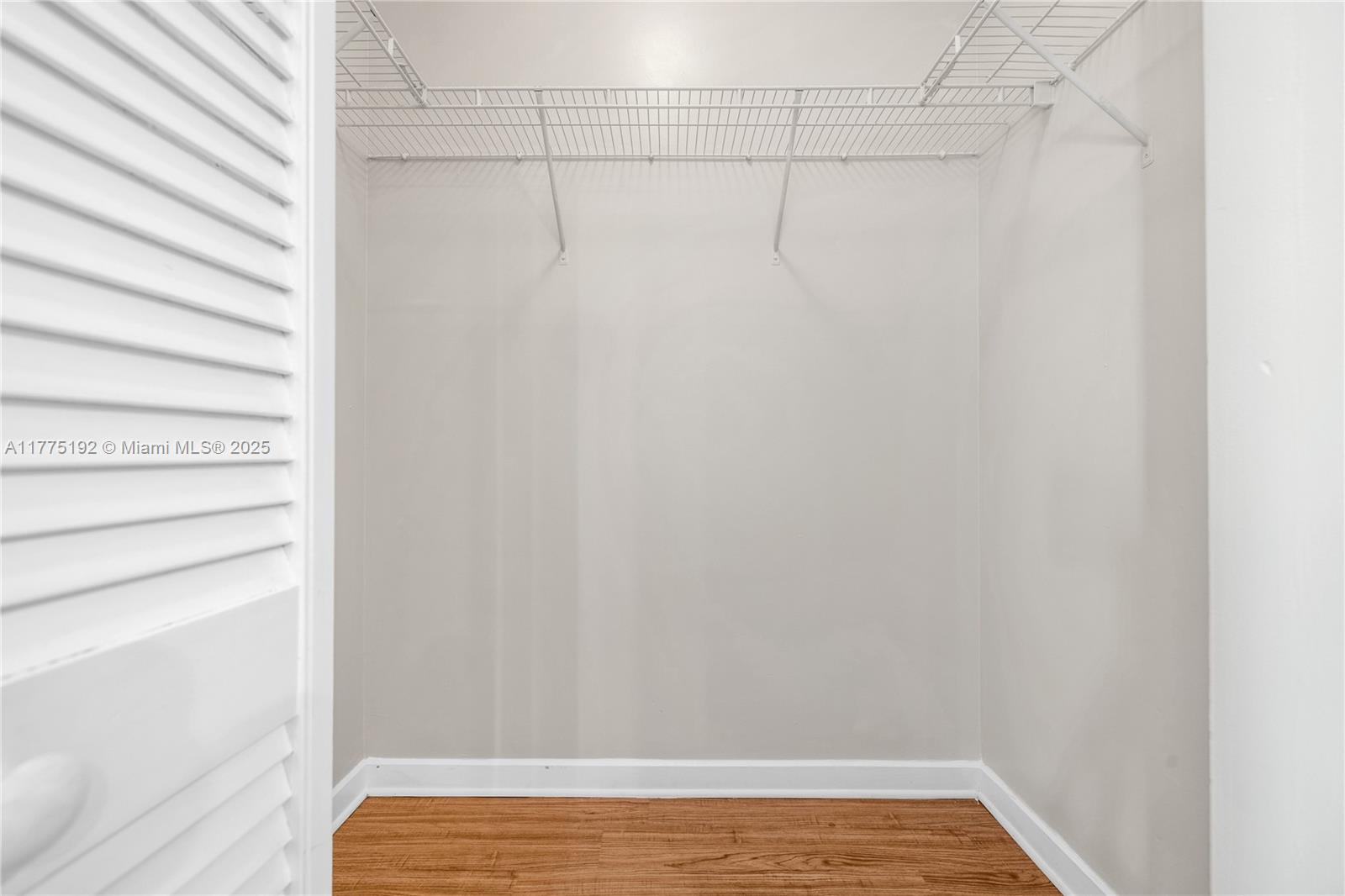 335 S Biscayne Blvd #2706, Miami FL 33131