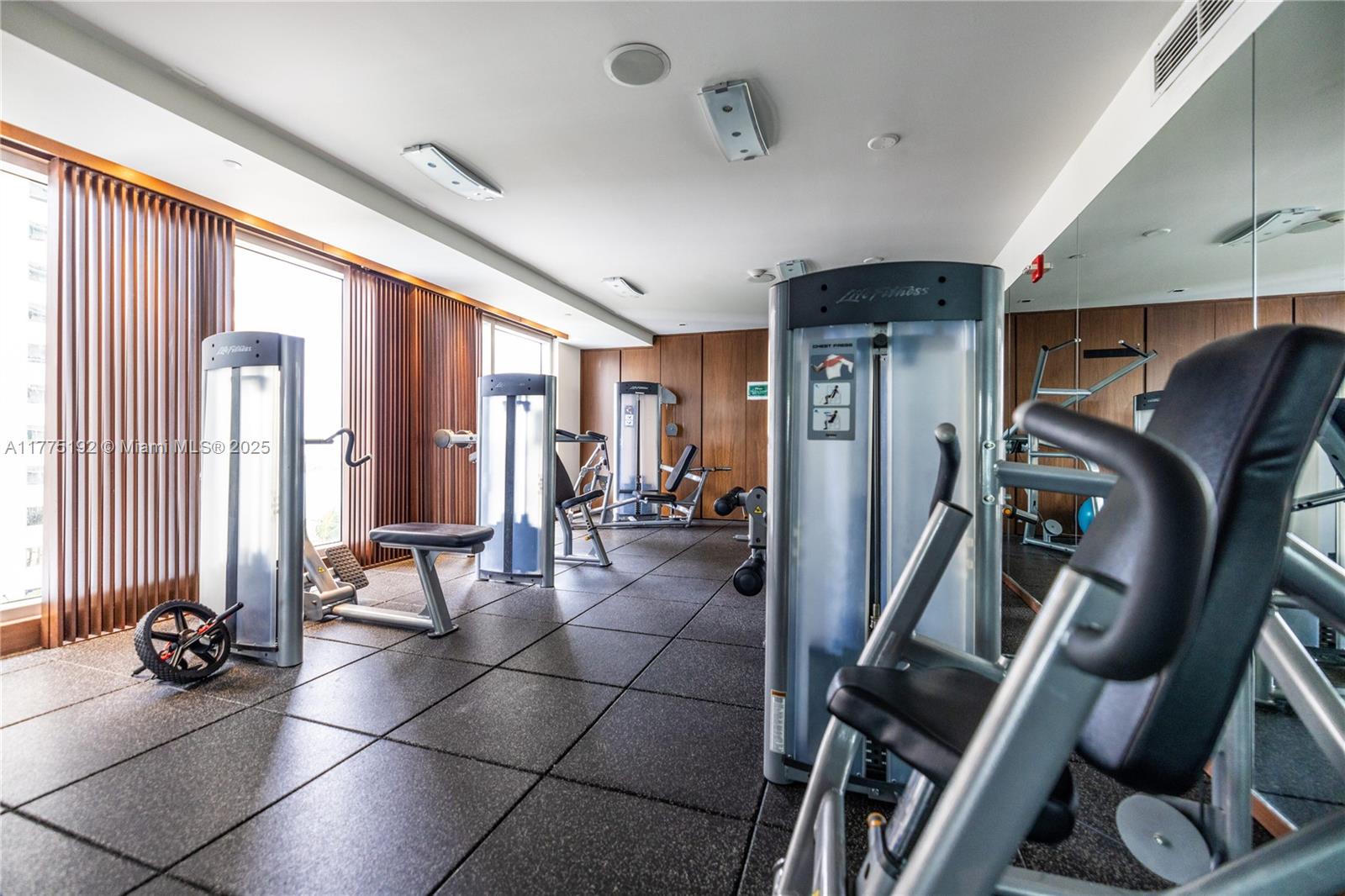 335 S Biscayne Blvd #2706, Miami FL 33131