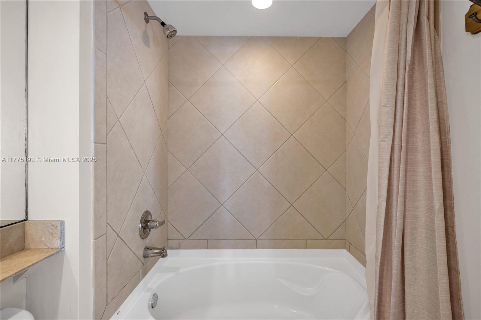 335 S Biscayne Blvd #2706, Miami FL 33131