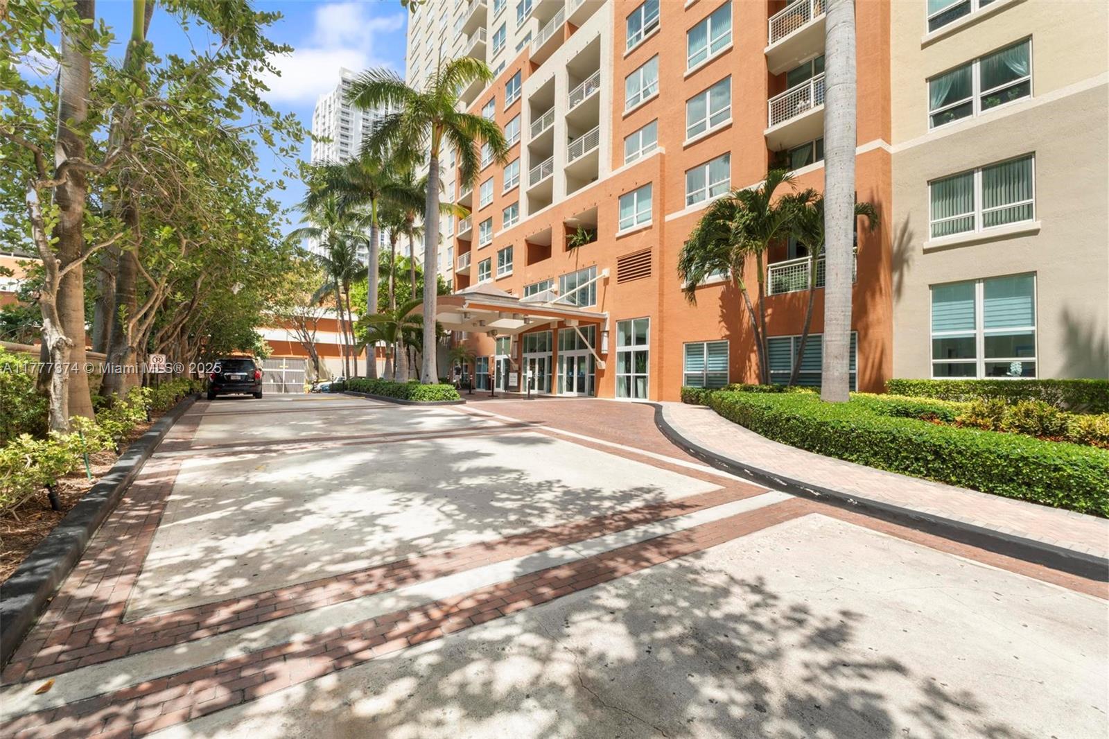 Condo for Sale in Miami, FL