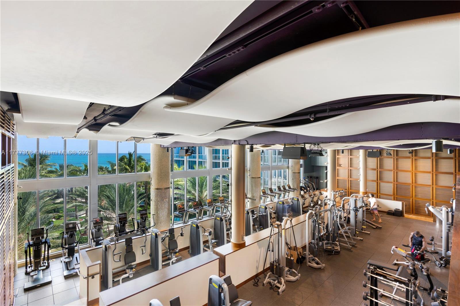 6801 Collins Ave #920, Miami Beach FL 33141
