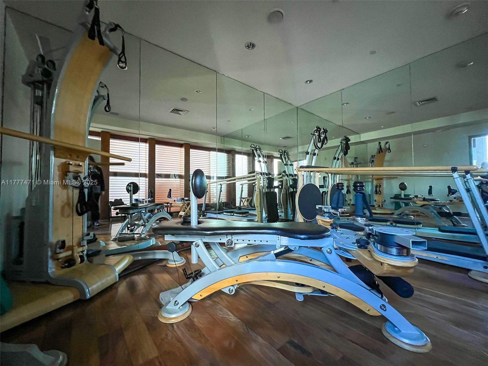 6801 Collins Ave #1206, Miami Beach FL 33141