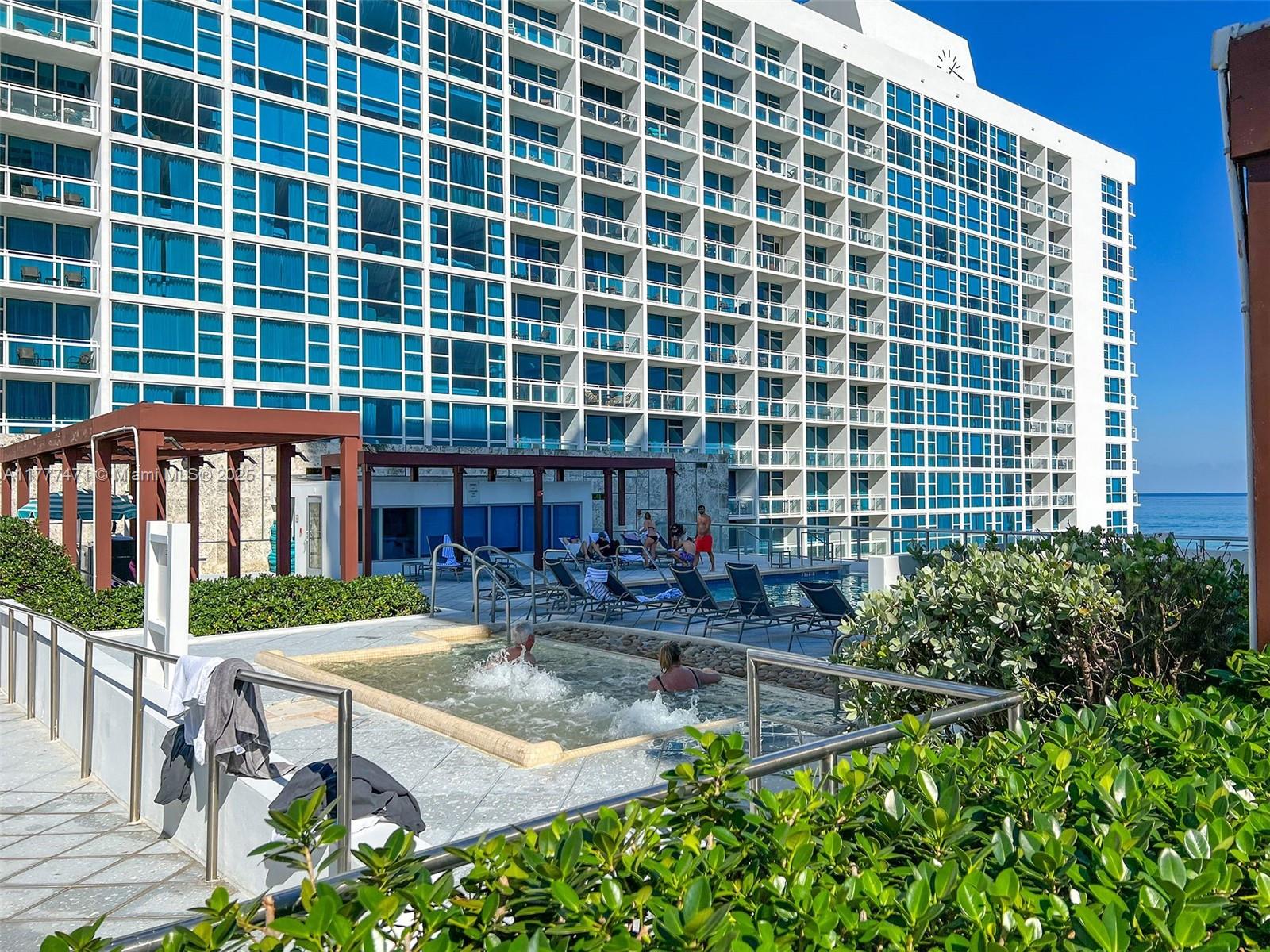 6801 Collins Ave #1206, Miami Beach FL 33141