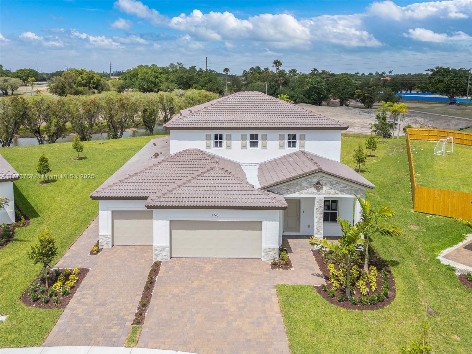 Keys Gate + Guest Suite