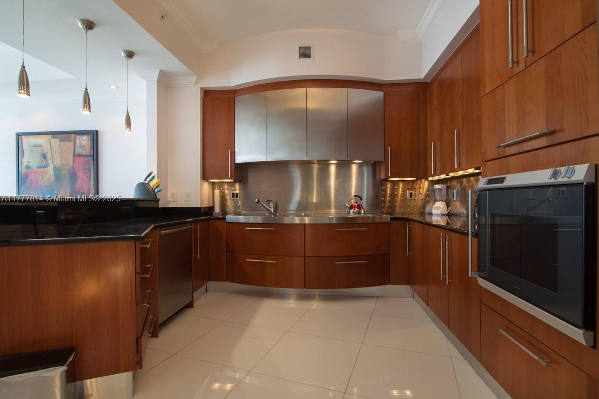 Apartamento para Alugar em Sunny Isles Beach, FL