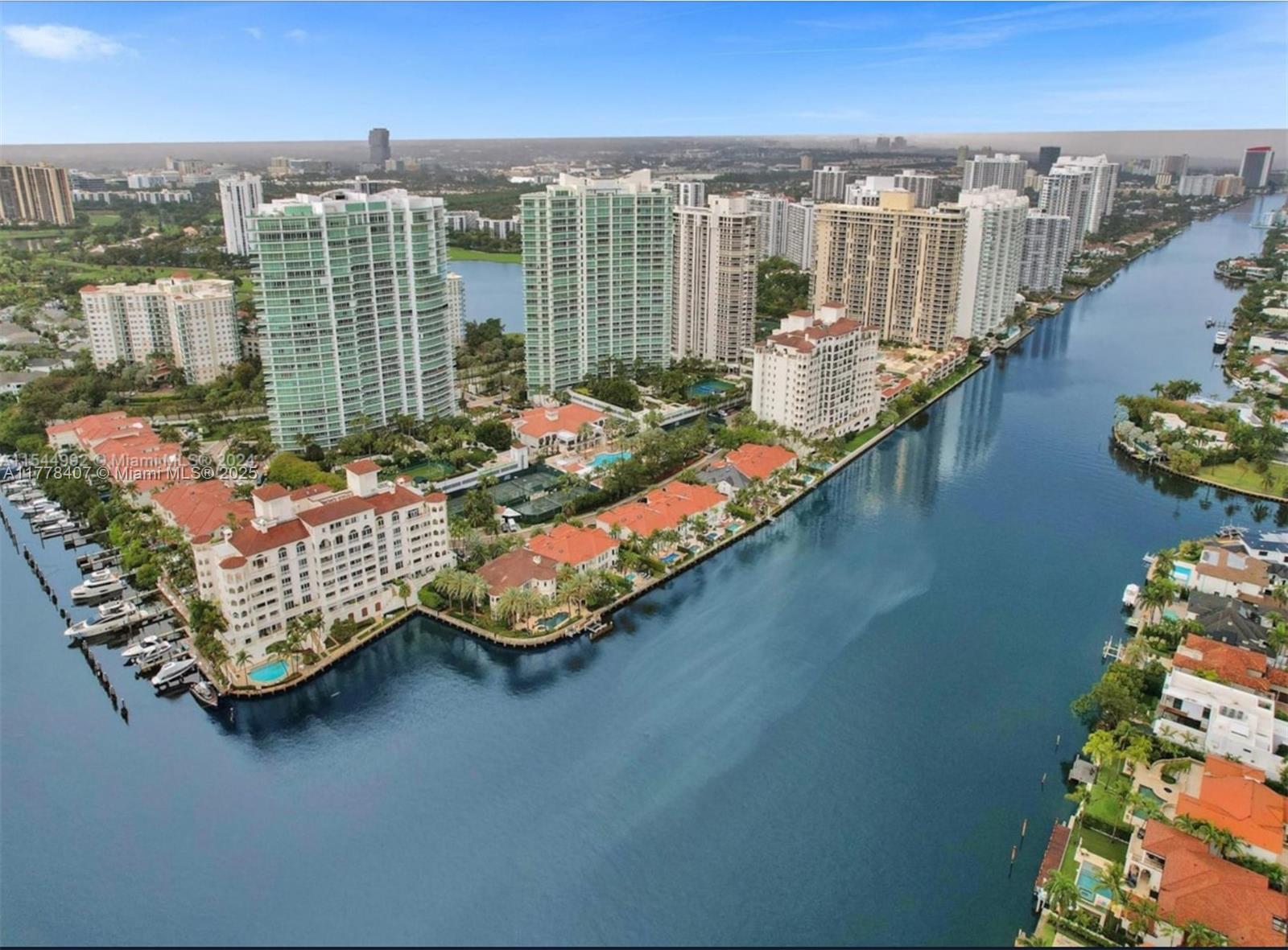 Apartamento à Venda em Aventura, FL
