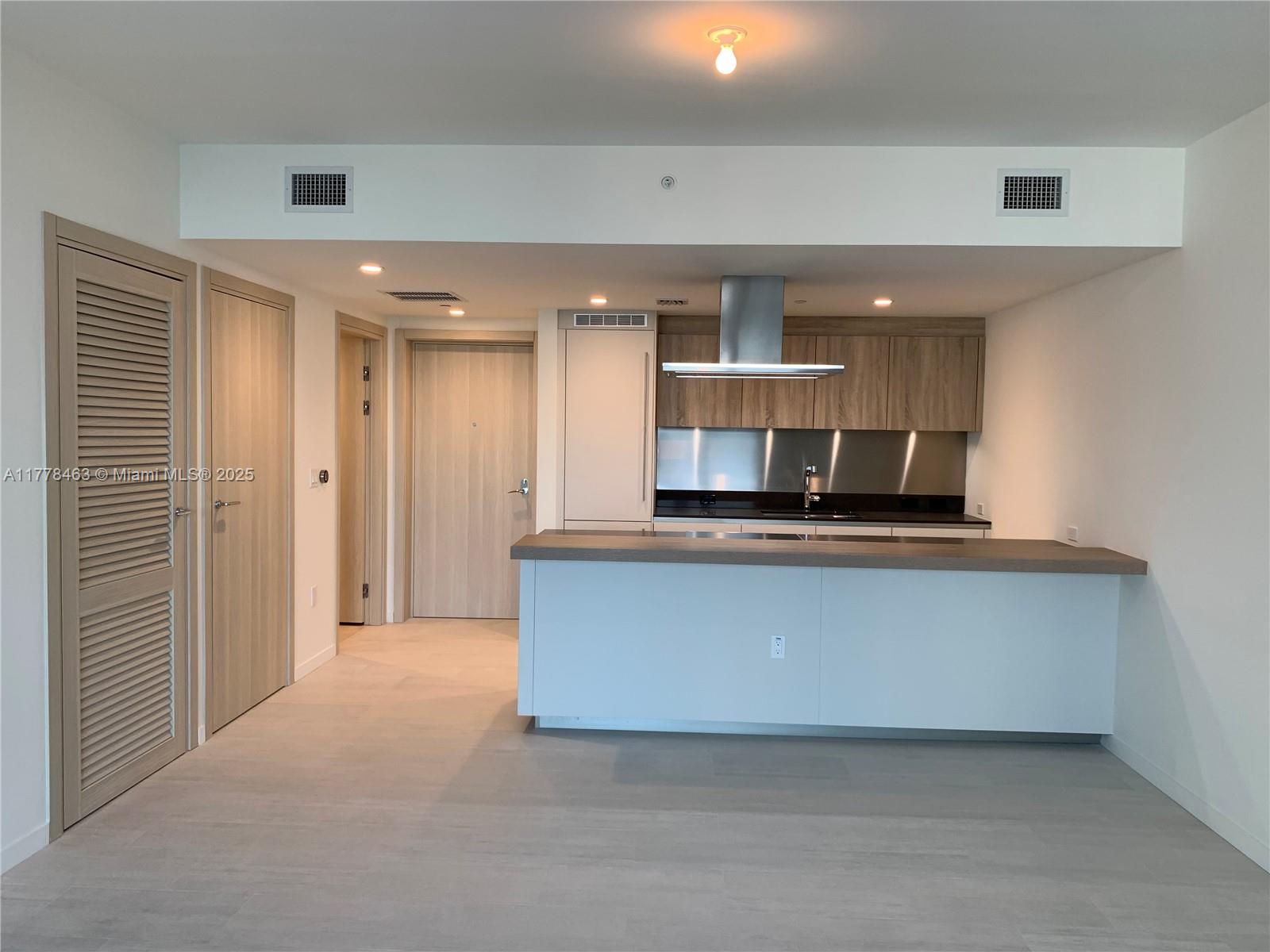 1000 Brickell Plz #1910, Miami FL 33131