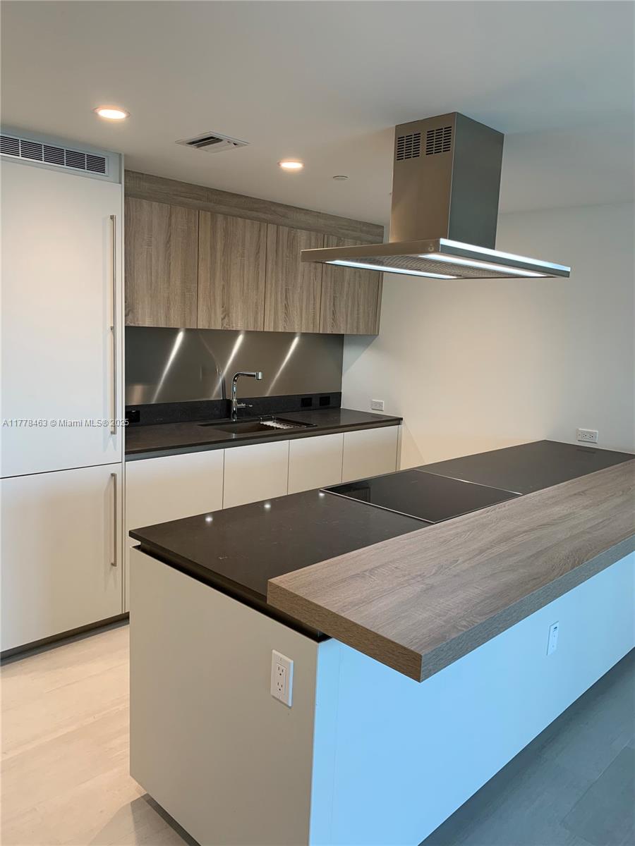 1000 Brickell Plz #1910, Miami FL 33131