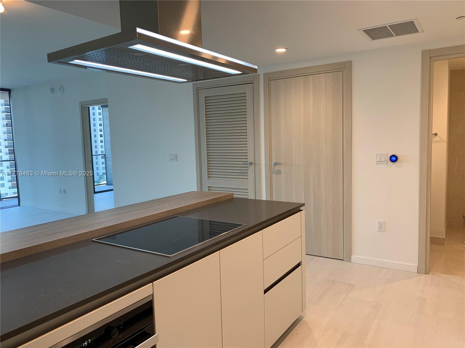 1000 Brickell Plz #1910, Miami FL 33131