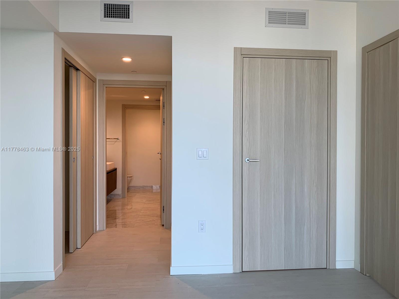1000 Brickell Plz #1910, Miami FL 33131