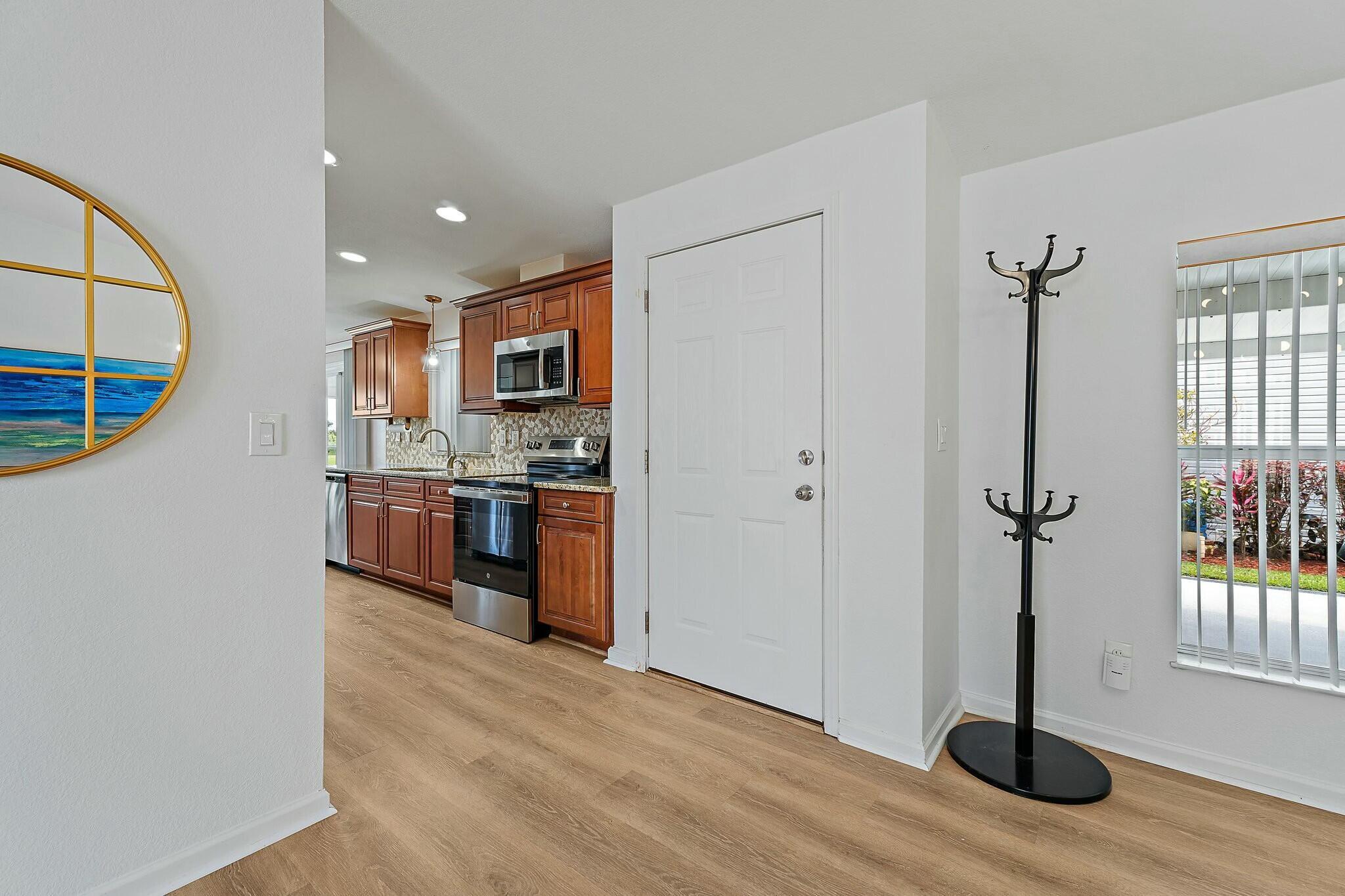 Photo 14 of home located at 3237 Scarlet Tanager Court, Port St Lucie FL