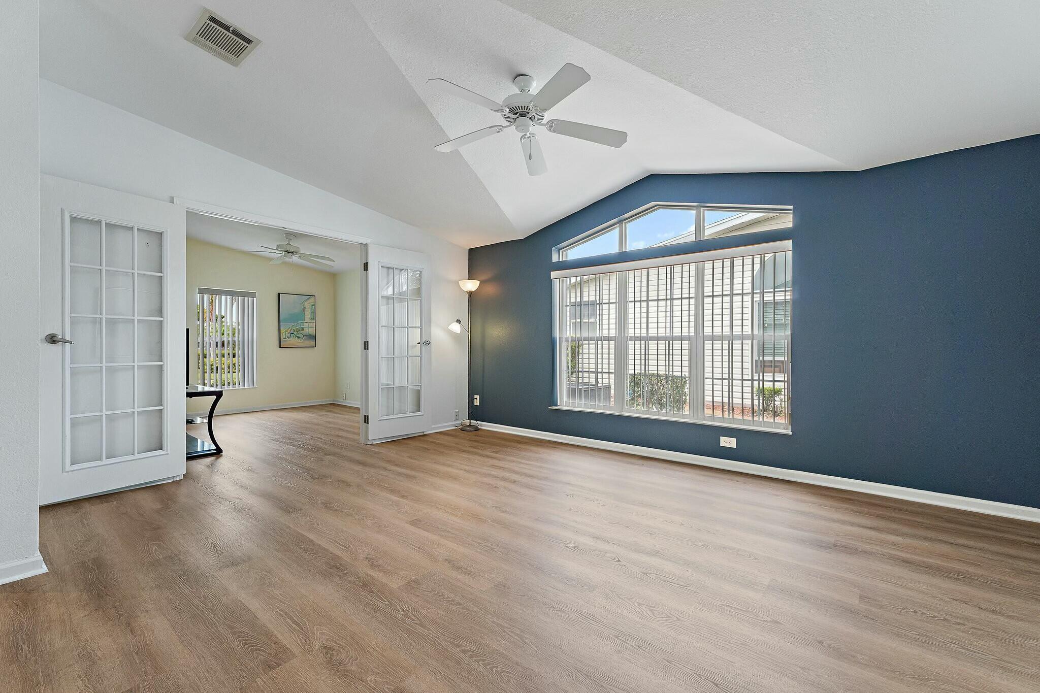 Photo 18 of home located at 3237 Scarlet Tanager Court, Port St Lucie FL