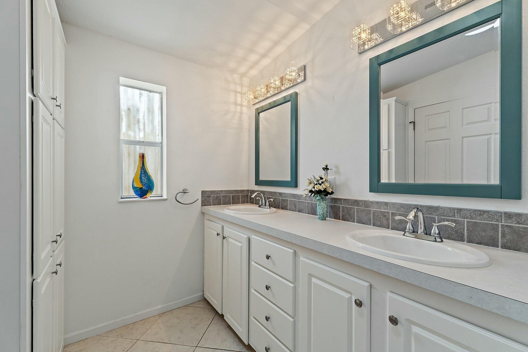 Photo 34 of home located at 3237 Scarlet Tanager Court, Port St Lucie FL