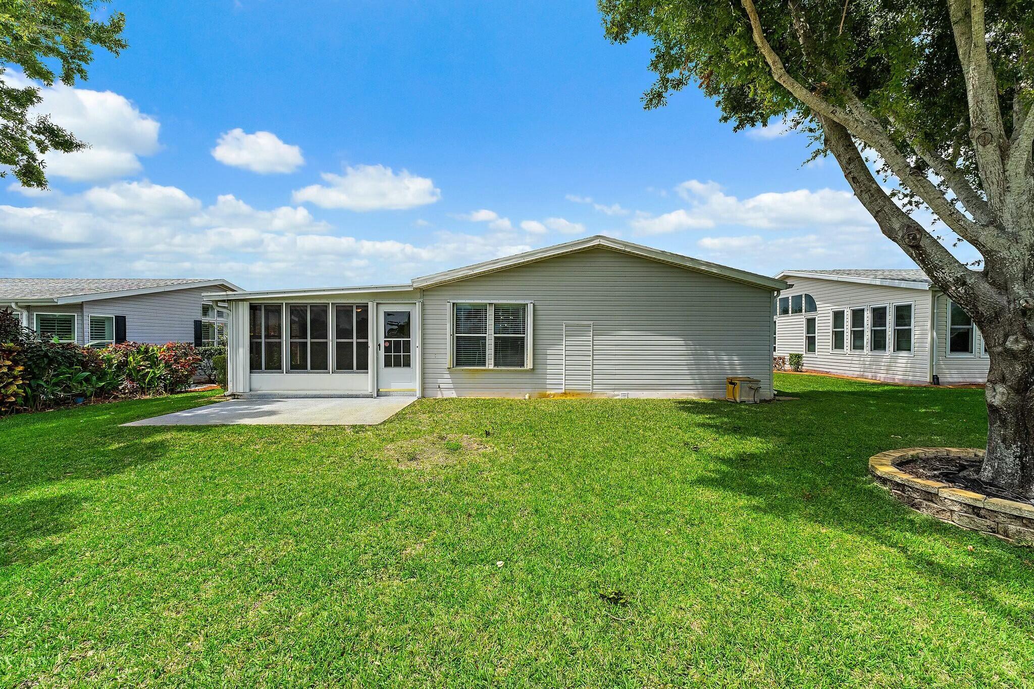 Photo 7 of home located at 3237 Scarlet Tanager Court, Port St Lucie FL