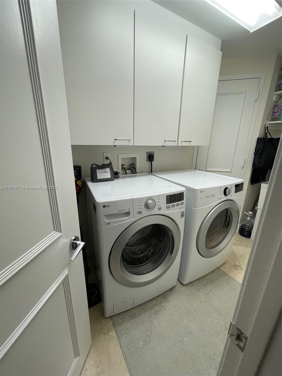 791 Crandon Blvd #1401, Key Biscayne FL 33149