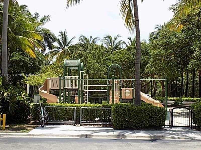 791 Crandon Blvd #1401, Key Biscayne FL 33149