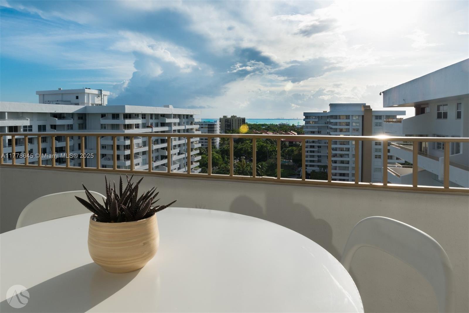 177 Ocean Lane Dr #1209, Key Biscayne FL 33149
