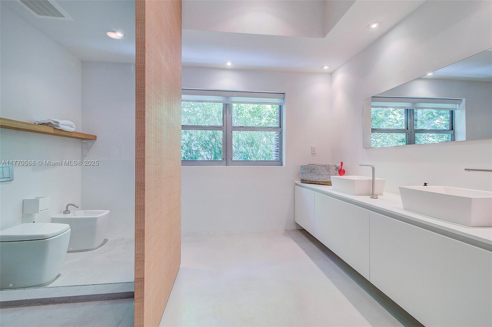 125 Ocean Drive #L0101, Miami Beach FL 33139