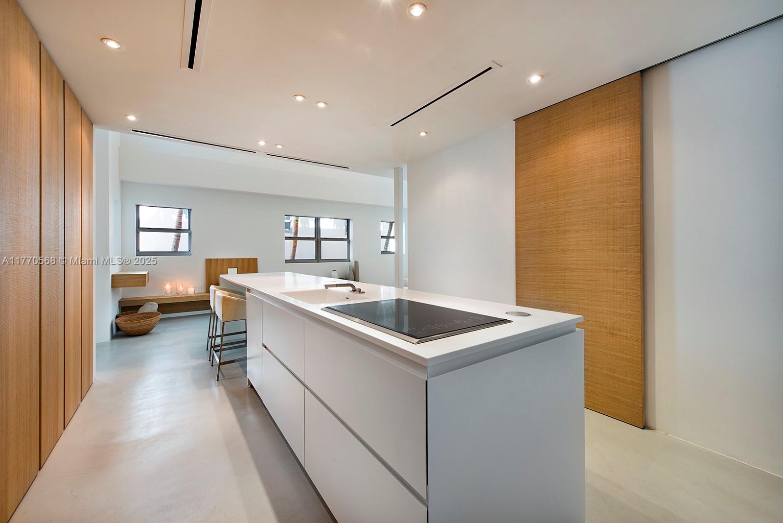 125 Ocean Drive #L0101, Miami Beach FL 33139