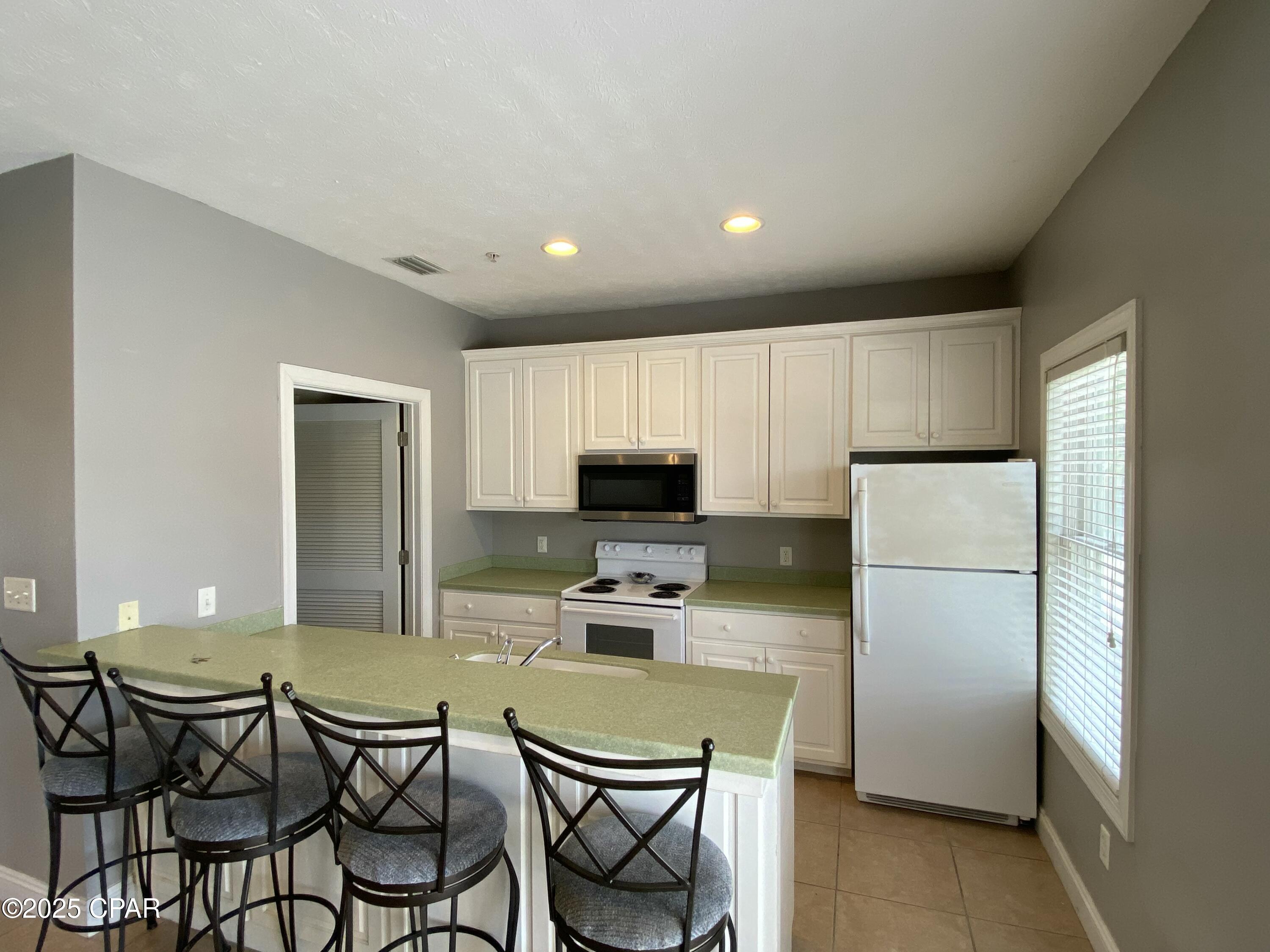 Image 6 For 214 Bonita Circle  B