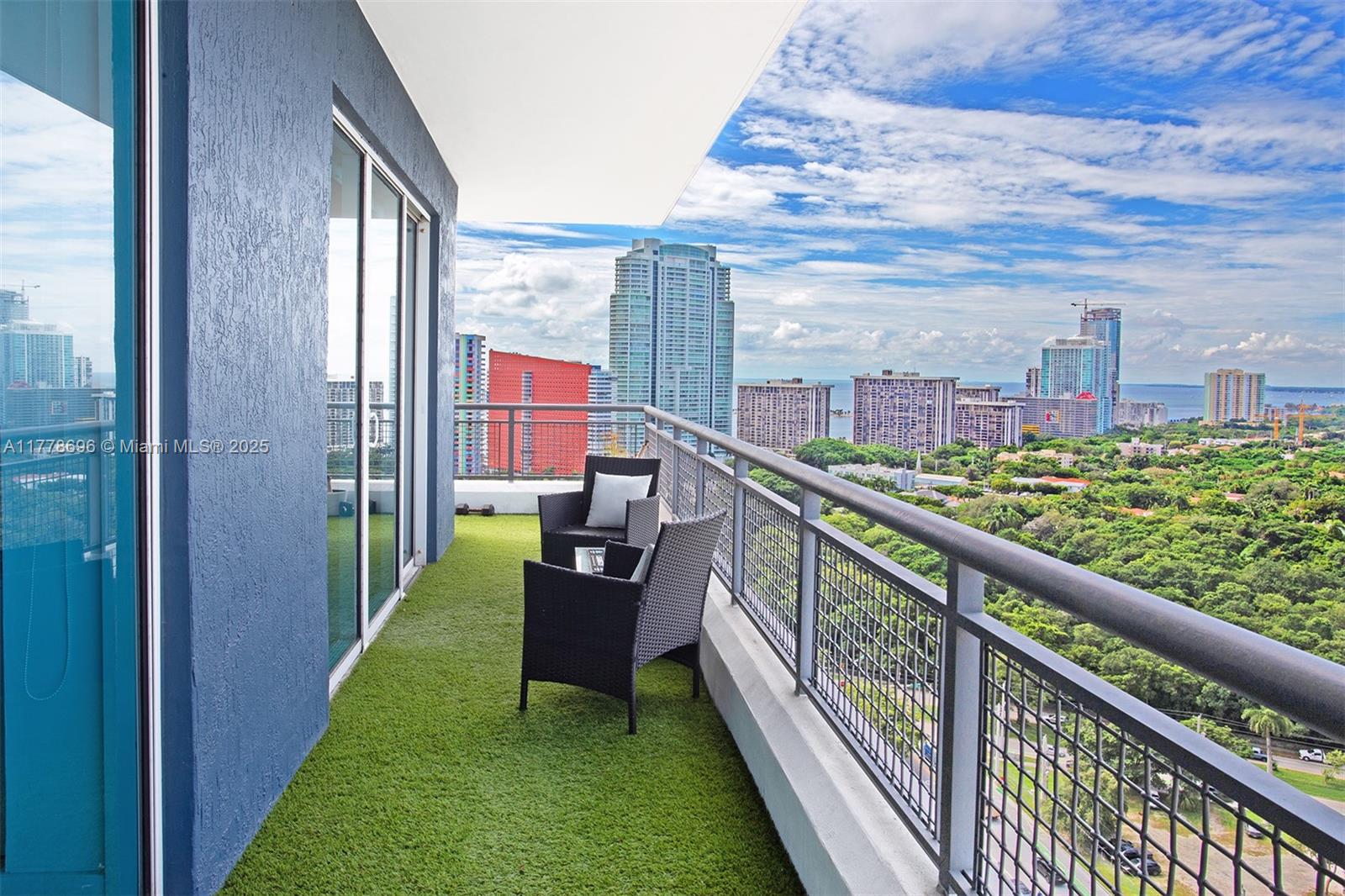 60 SW 13th St #2001, Miami FL 33130