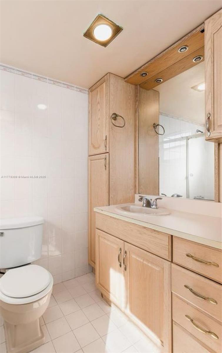 1020 94th St #401, Bay Harbor Islands, Florida image 34