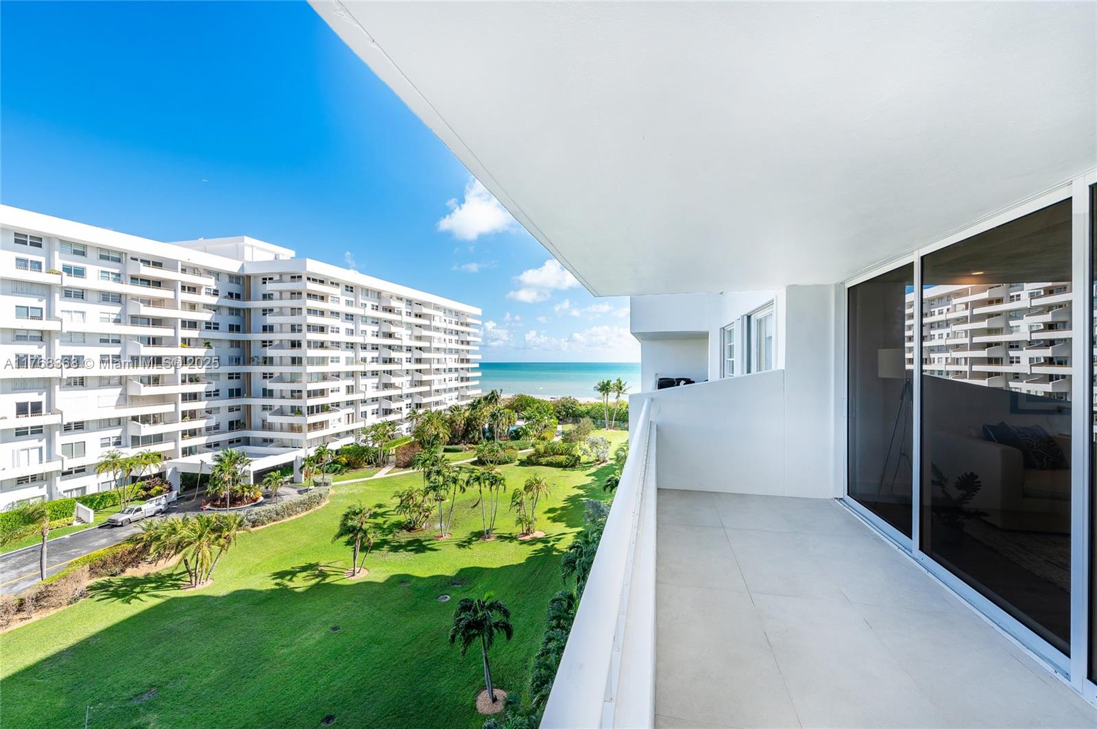 199 Ocean Lane Dr #706, Key Biscayne FL 33149