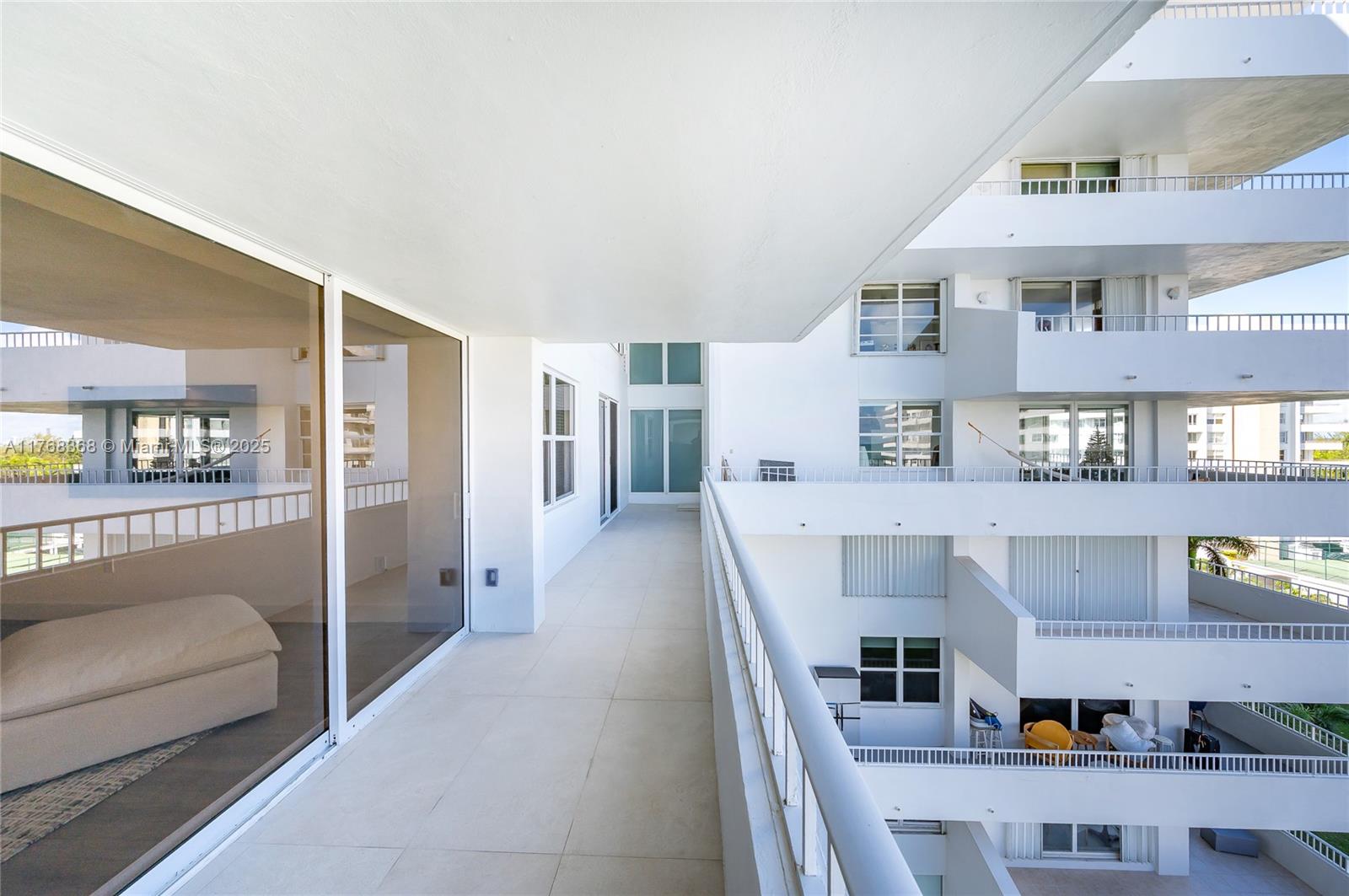199 Ocean Lane Dr #706, Key Biscayne FL 33149