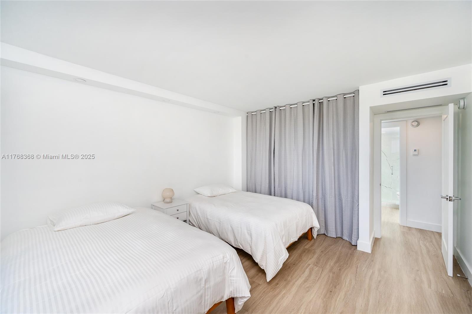 199 Ocean Lane Dr #706, Key Biscayne FL 33149