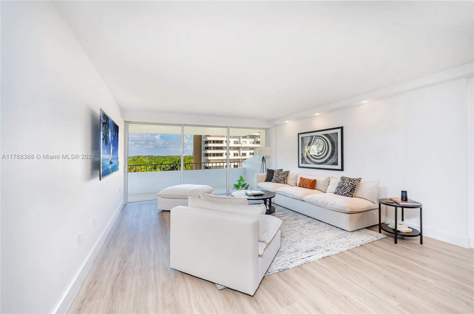 199 Ocean Lane Dr #706, Key Biscayne FL 33149
