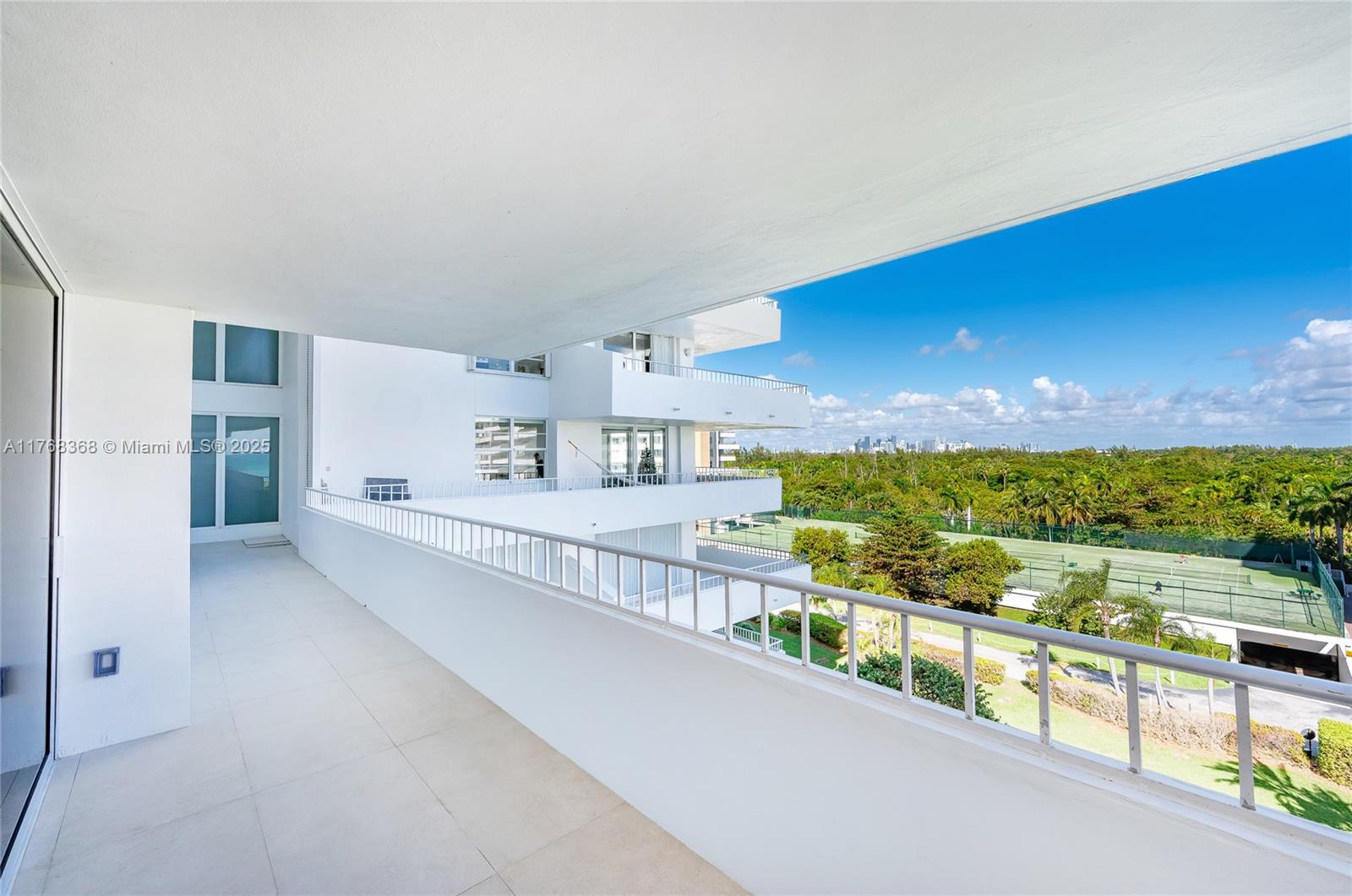 199 Ocean Lane Dr #706, Key Biscayne FL 33149