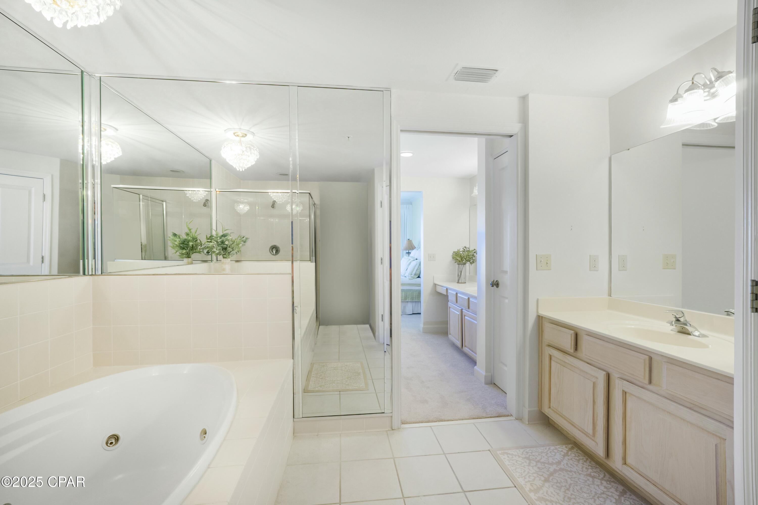 Image 18 For 8601 Surf Drive 1e