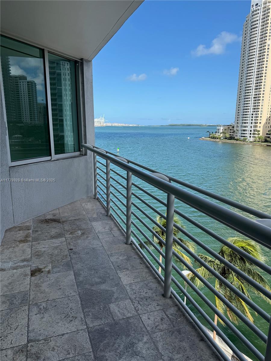 325 S Biscayne Blvd #621, Miami FL 33131