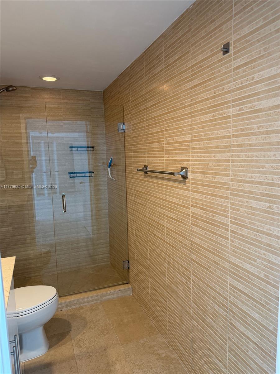 325 S Biscayne Blvd #621, Miami FL 33131