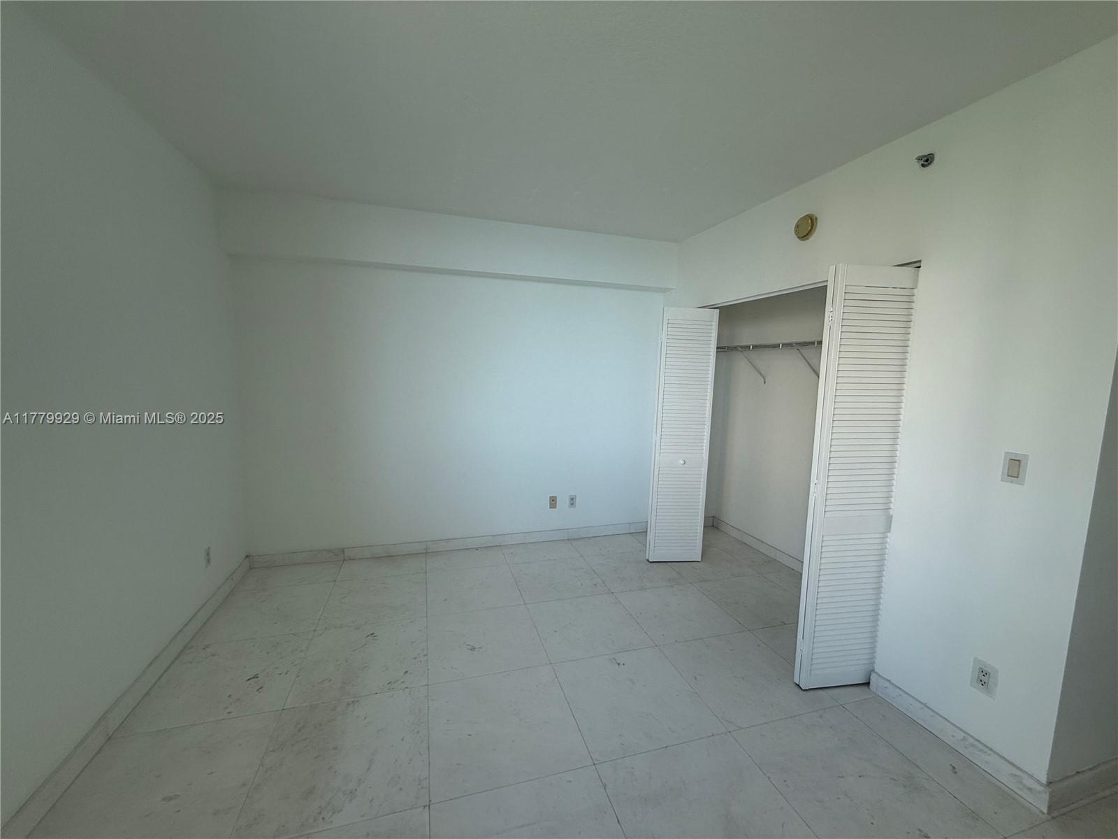 325 S Biscayne Blvd #621, Miami FL 33131