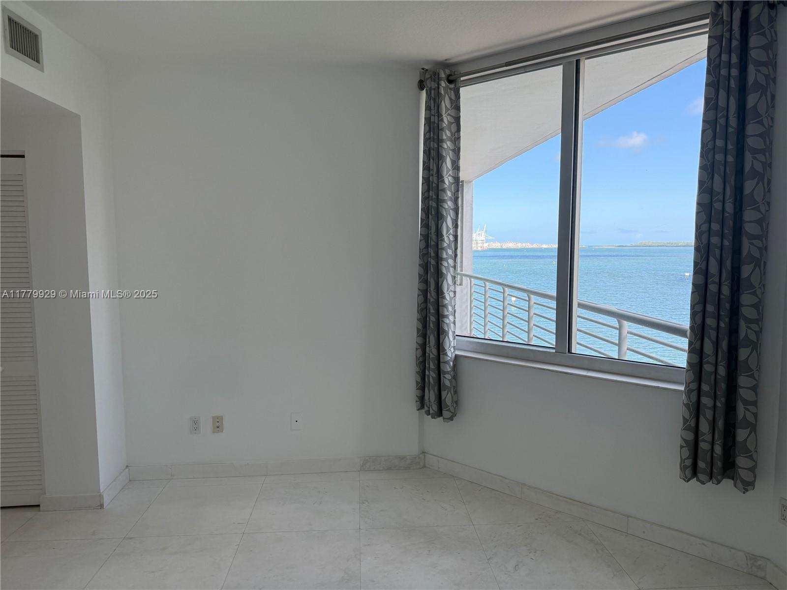 325 S Biscayne Blvd #621, Miami FL 33131