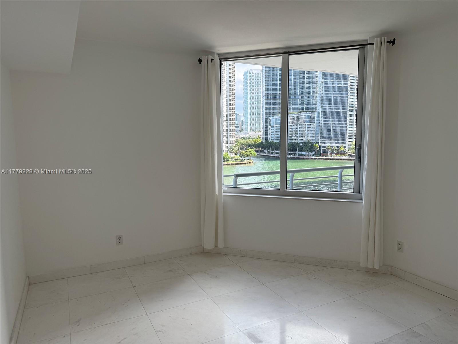 325 S Biscayne Blvd #621, Miami FL 33131