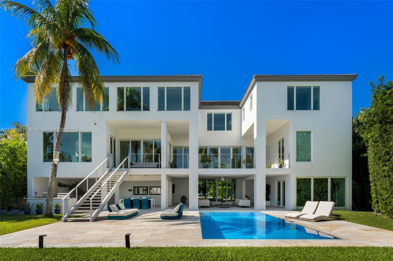 481 Mashta Drive, Key Biscayne, Florida 33149
