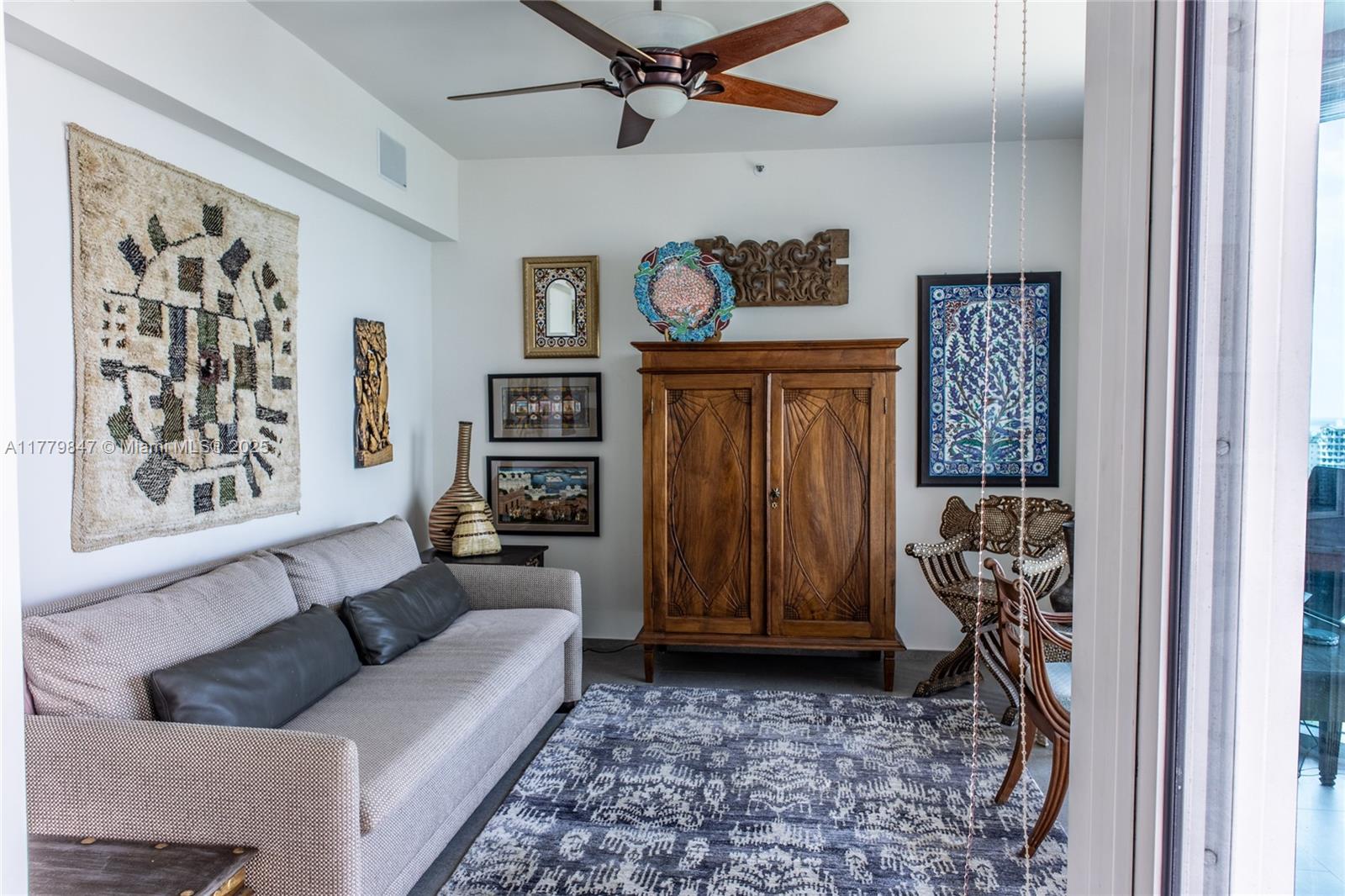 300 S Pointe Dr #1502, Miami Beach FL 33139