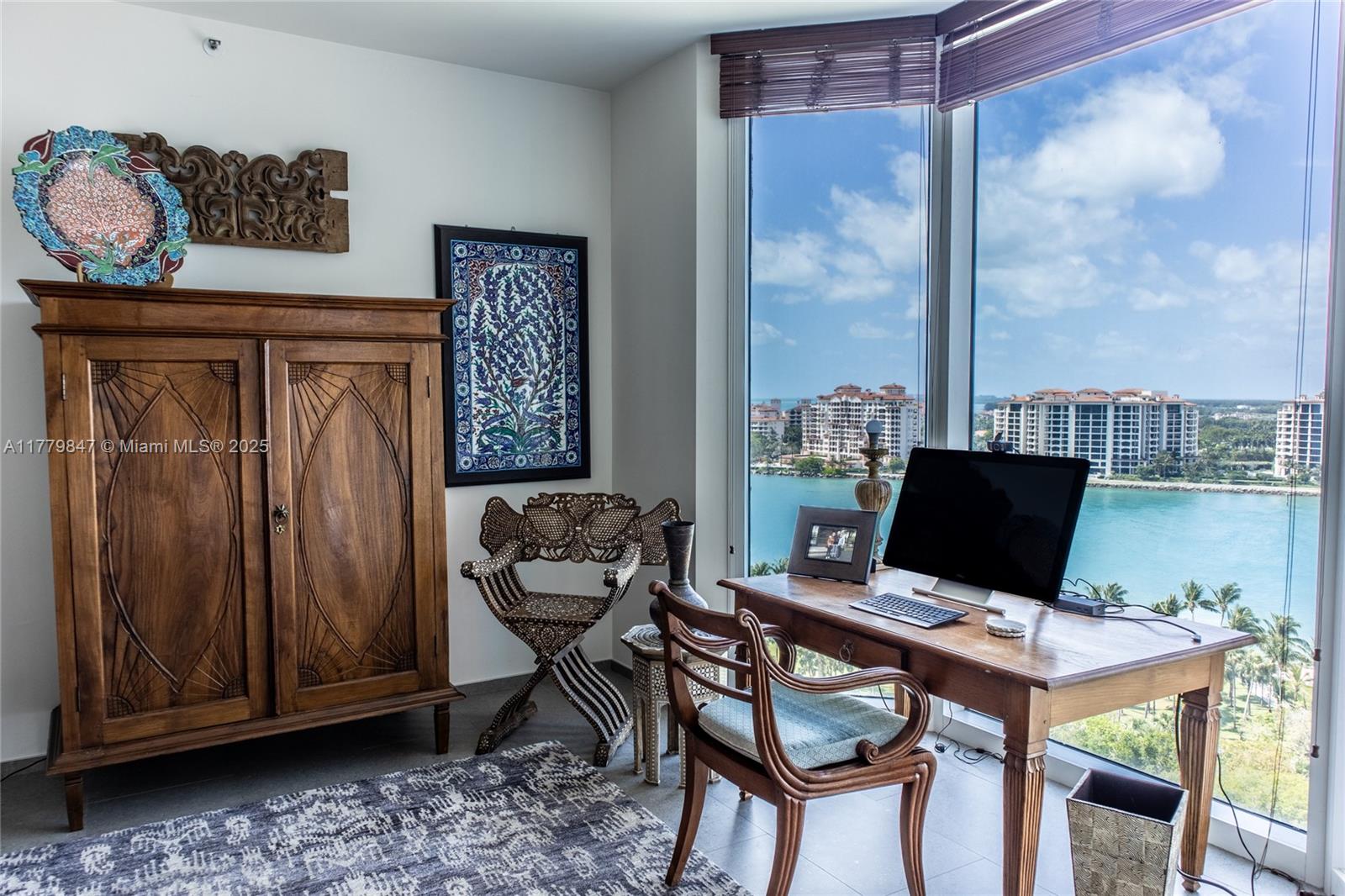 300 S Pointe Dr #1502, Miami Beach FL 33139