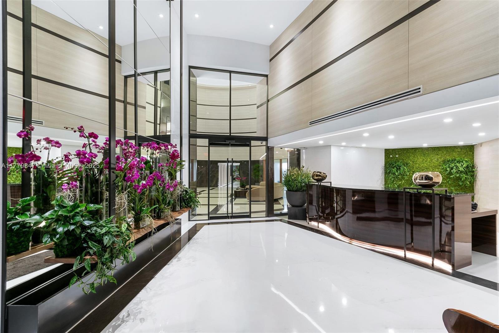 300 S Pointe Dr #1502, Miami Beach FL 33139