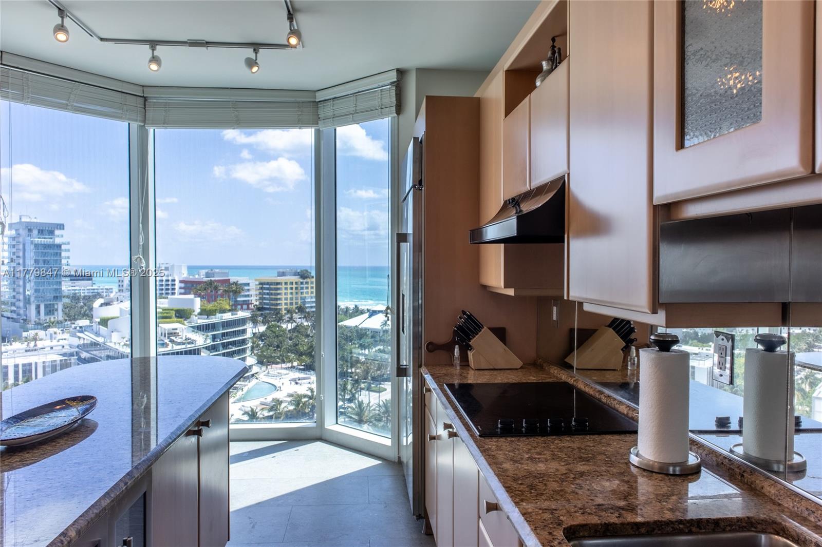 300 S Pointe Dr #1502, Miami Beach FL 33139