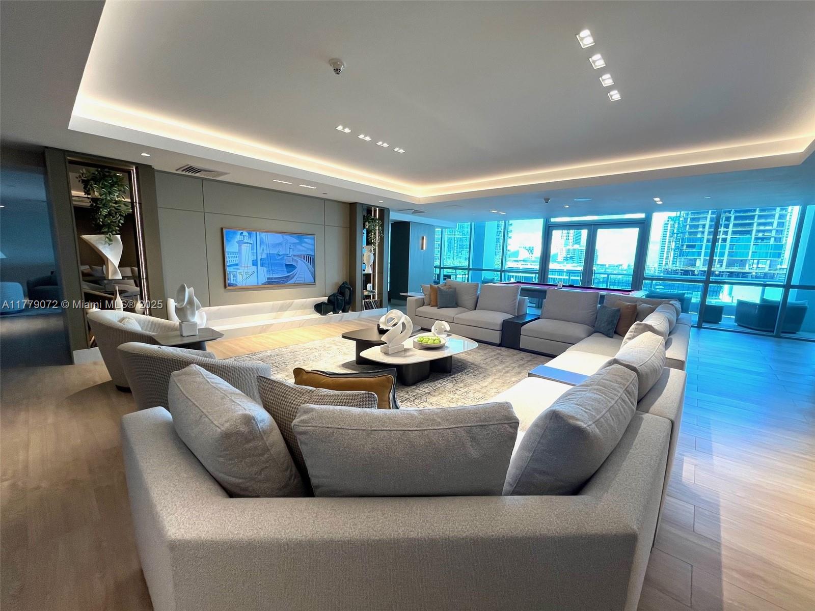 900 Biscayne Blvd #4312, Miami FL 33132
