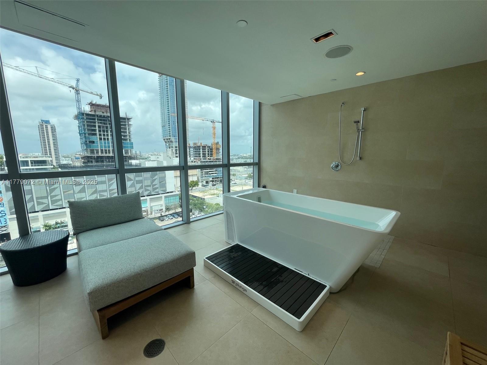 900 Biscayne Blvd #4312, Miami FL 33132