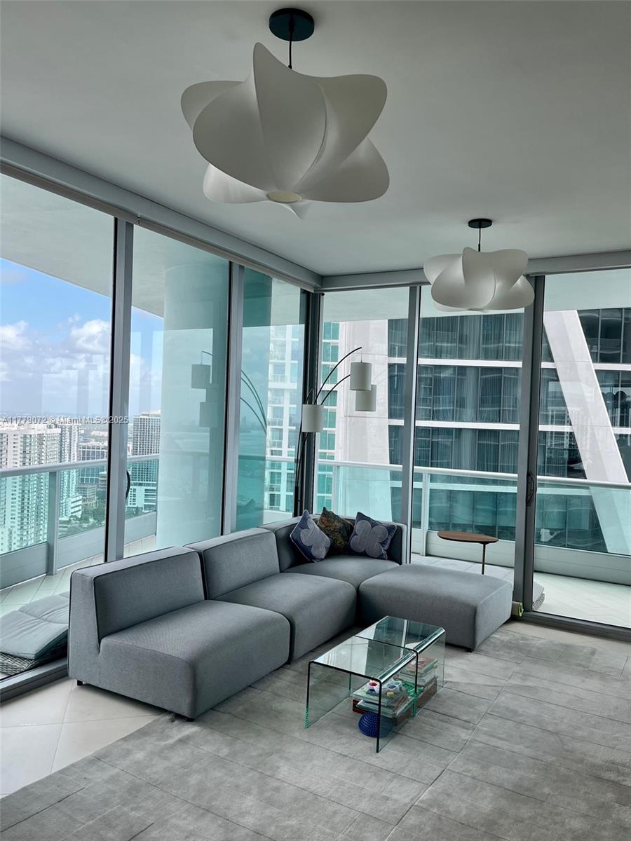 900 Biscayne Blvd #4312, Miami FL 33132