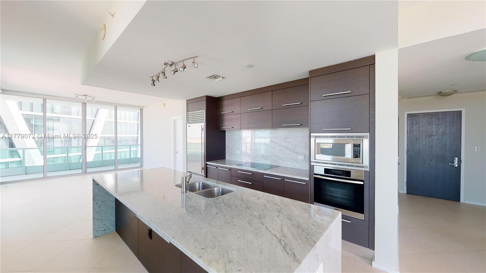 900 Biscayne Blvd #4312, Miami FL 33132