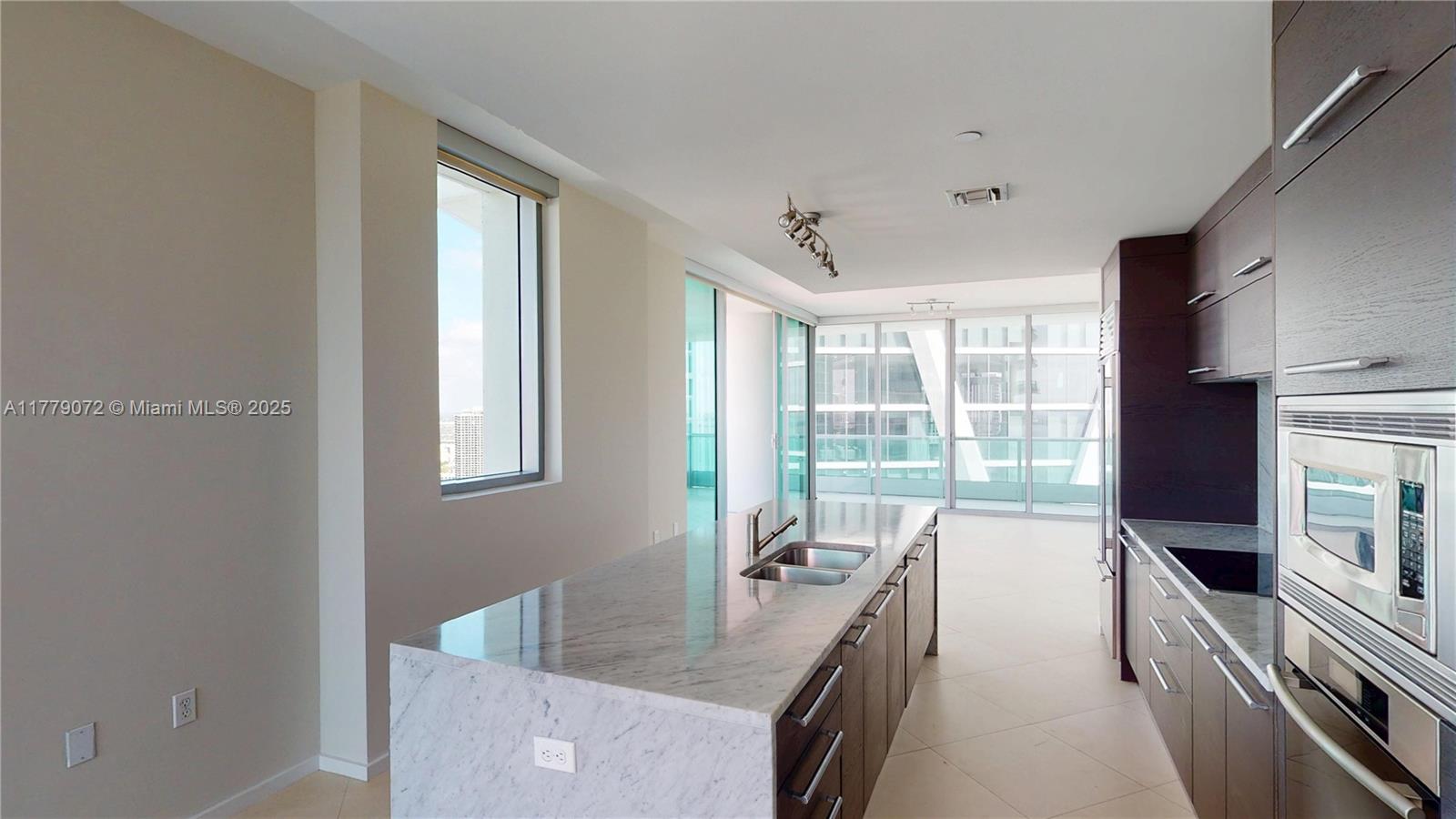 900 Biscayne Blvd #4312, Miami FL 33132