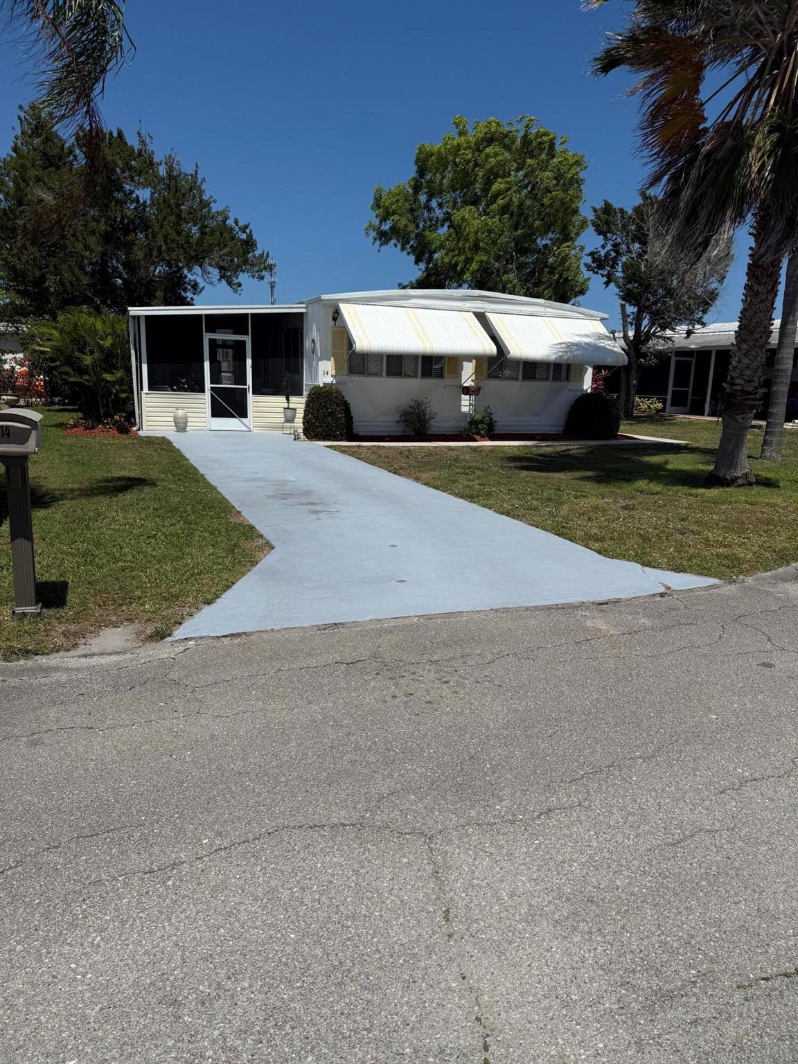 Homes for sale in Port St. Lucie, FL | 14 Se Hildalgo Lane, Port St. Lucie, FL 34952 | MLS# R11079842