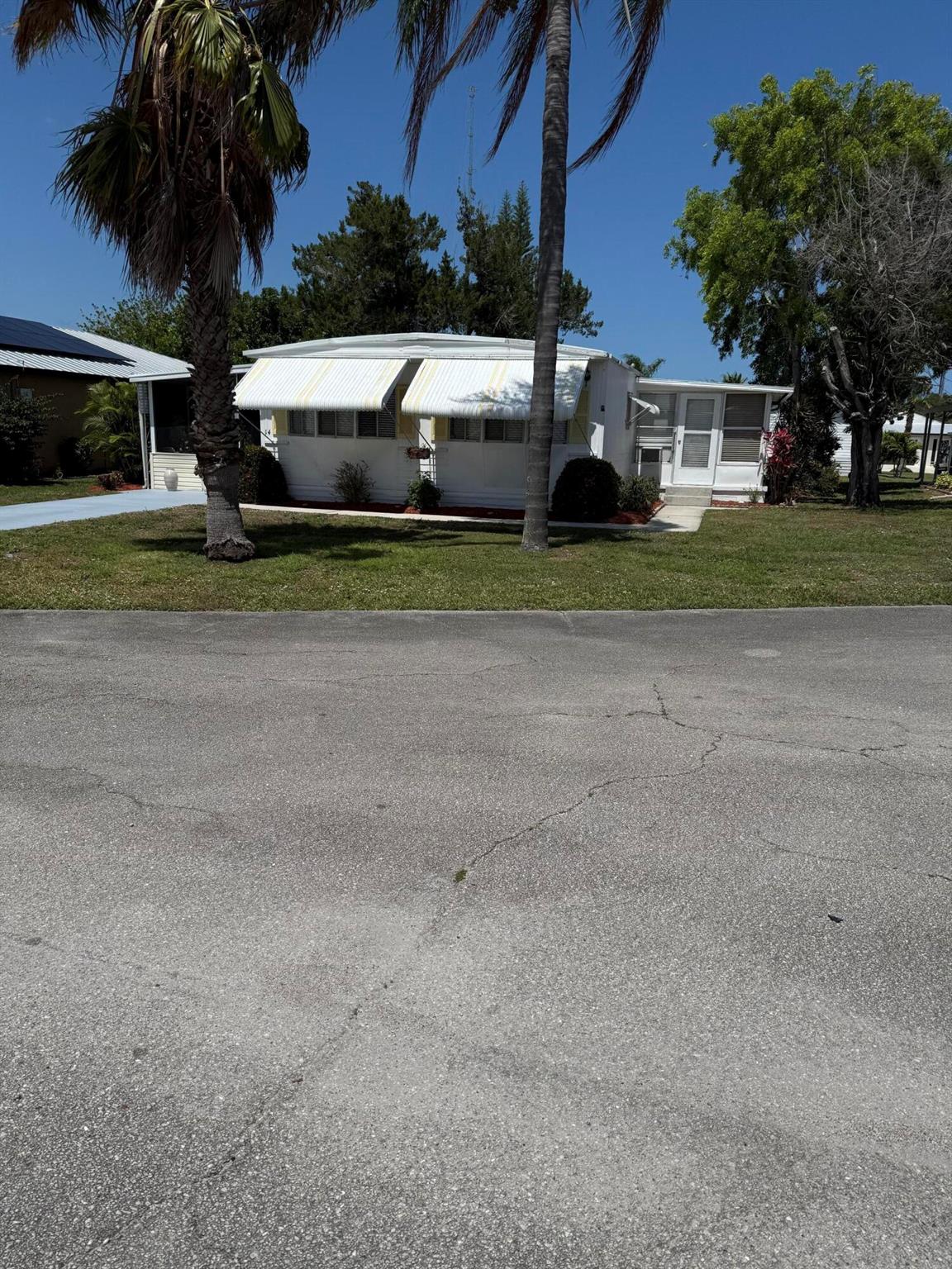 Homes for sale in Port St. Lucie, FL | 14 Se Hildalgo Lane, Port St. Lucie, FL 34952 | MLS# R11079842