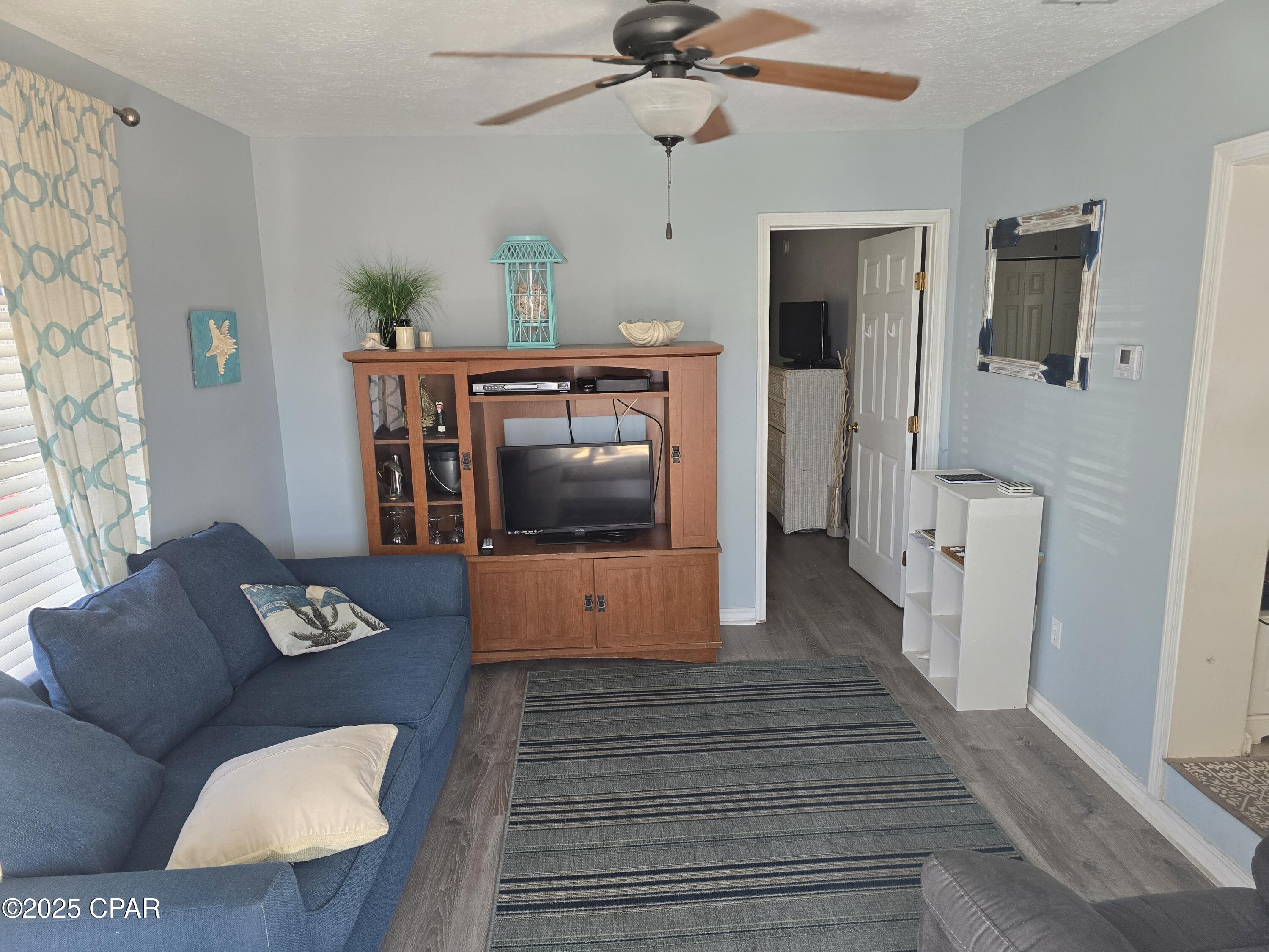 Image 4 For 300 Tarpon Drive